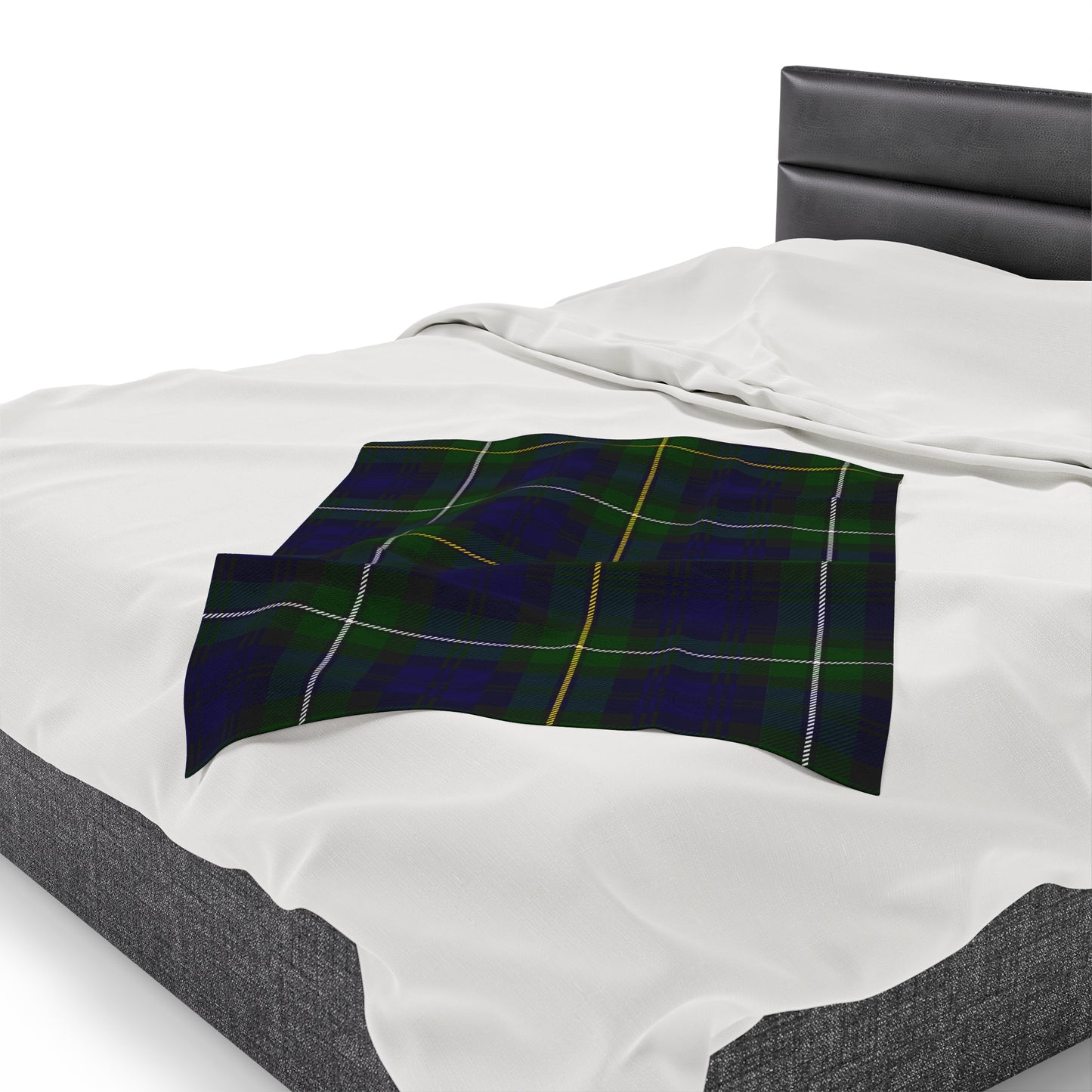 Cozy Velveteen Plush Blanket - Soft Green Tartan Pattern for Home Removals & Comfort