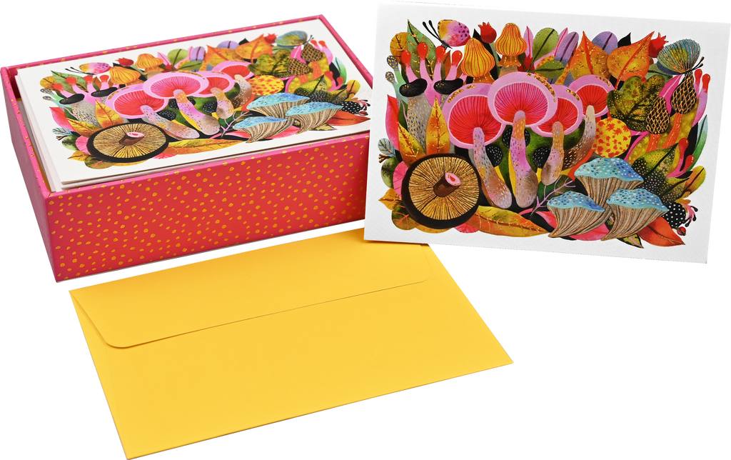 Boxed stationery set with 14 cards and 15 envelopes 