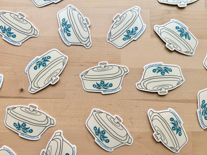 Close up of the Vintage Corningware/Pyrex casserole vinyl sticker