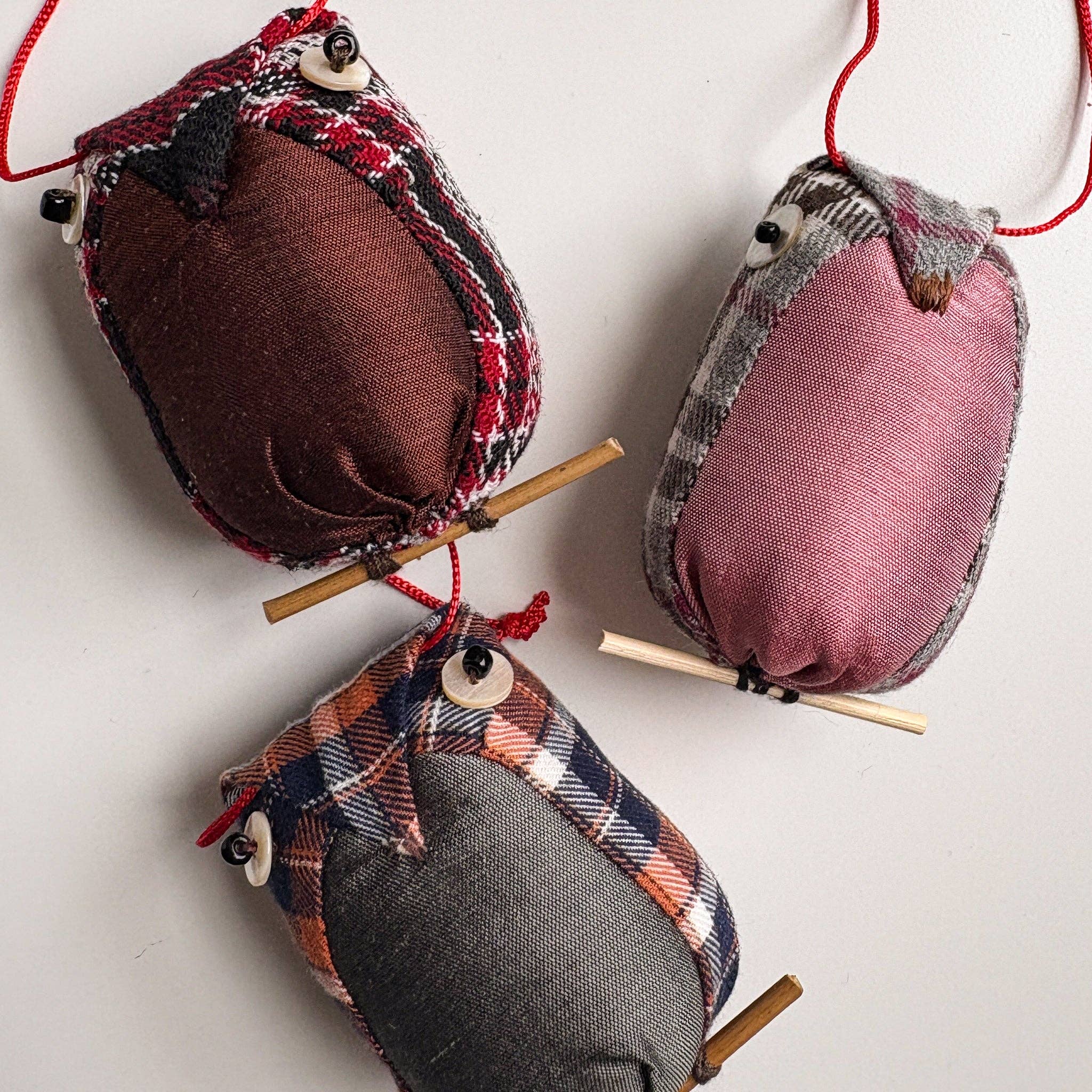 Khon Plaid Owl Ornament – Handcrafted Woodland Christmas Tree & Holiday Display